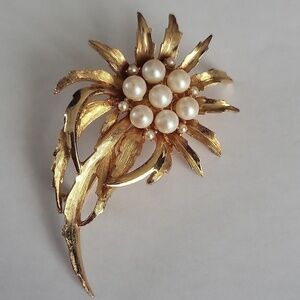 Vintage Keyes Gold and Pearl Brooch